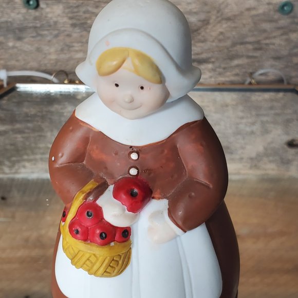 Russ Berrie Bell - Pilgrim Lady with Basket of Apples - Picture 7 of 7